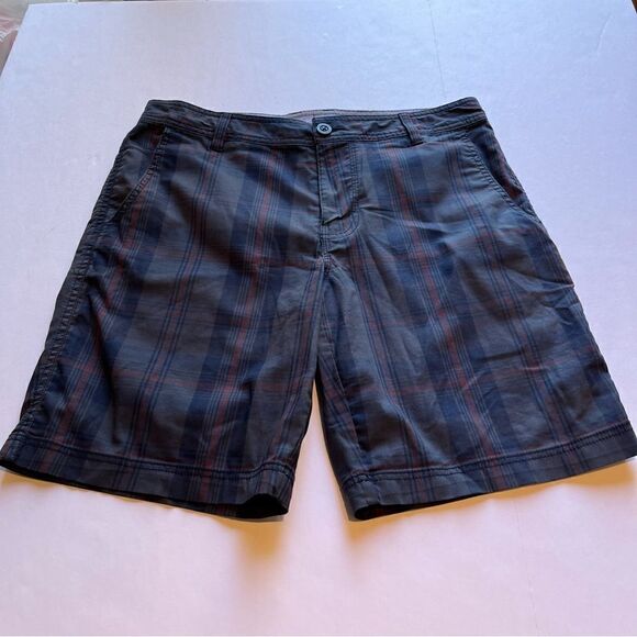 Columbia Men's Shorts Gray and Blue Plaid w/red stripe Size 34X10 - Picture 1 of 11